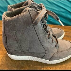 Sorel Gray Suede High-Top Sneakers